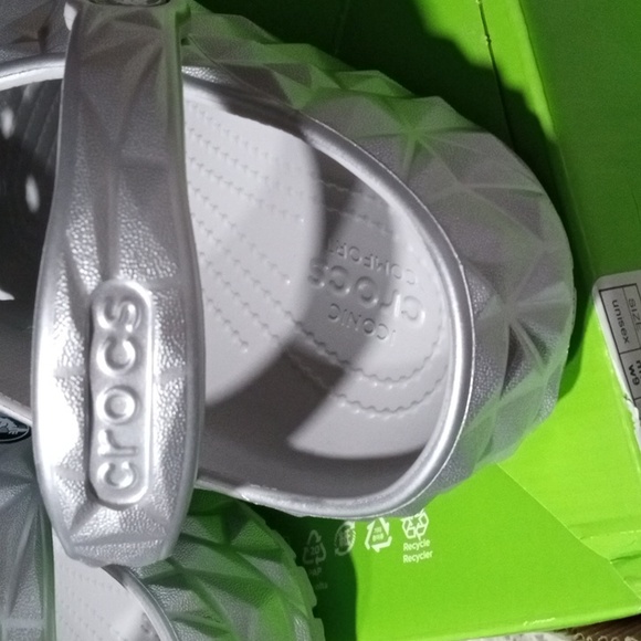 Crocs in silver/ Crocs women's size 9 - Picture 3 of 9